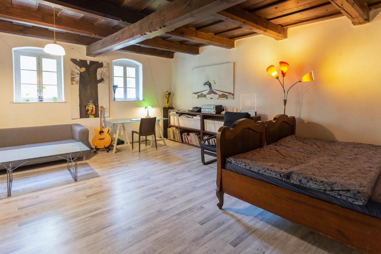 Romanticka Chalupka Na Polosamote Plavecky Peter Buitenkant foto