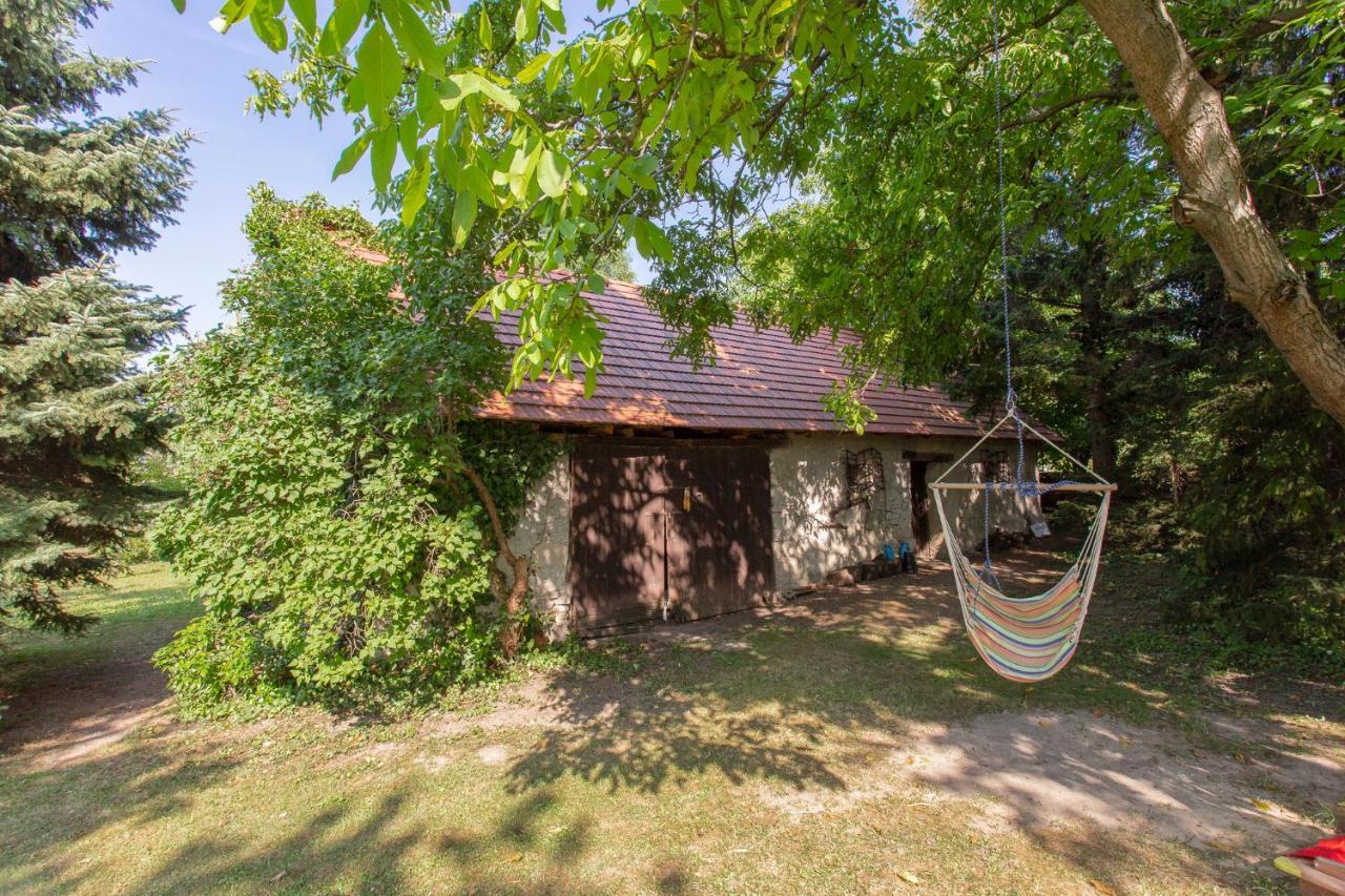 Romanticka Chalupka Na Polosamote Plavecky Peter Buitenkant foto